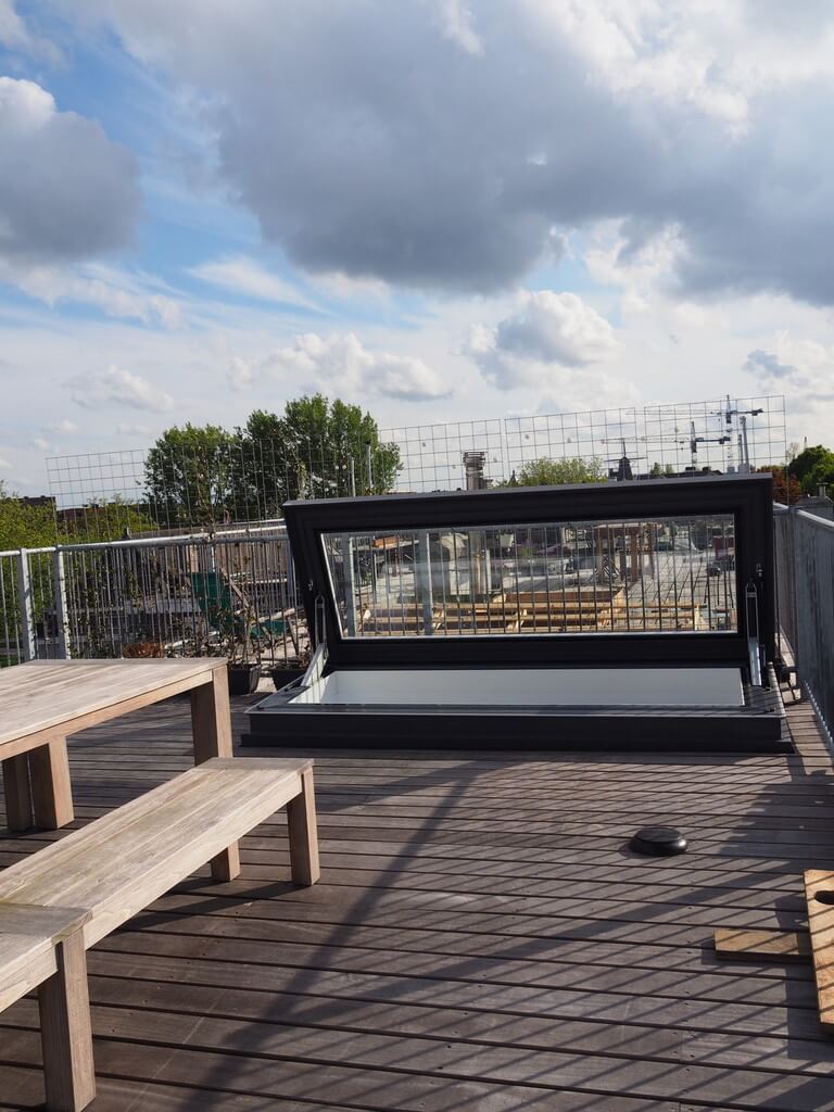 Elektrisch dakluik Skydoor in loft in Amsterdam